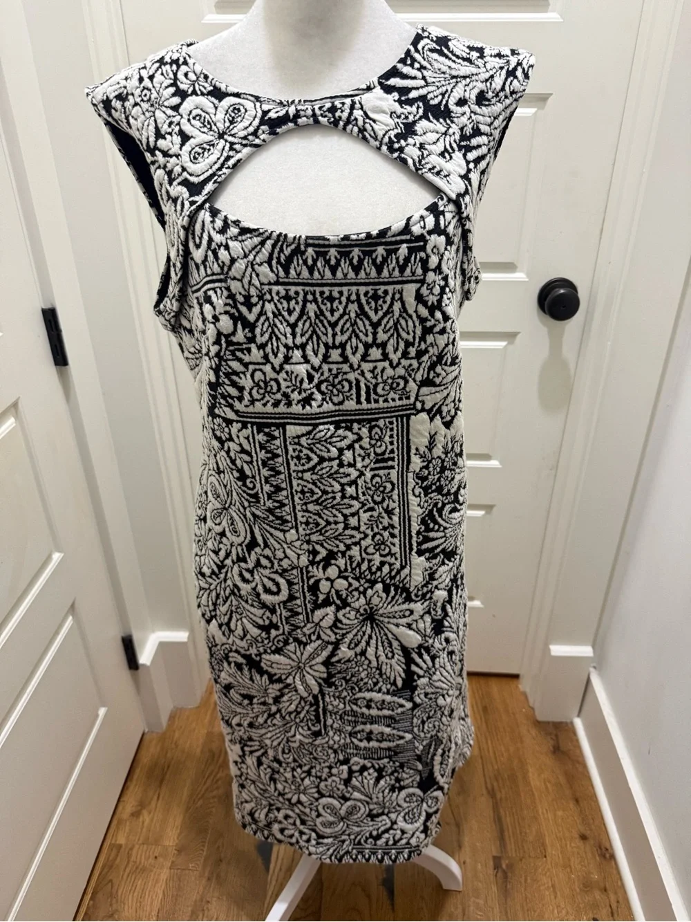 Anthropologie. Jacquard Cut-Out Midi Dress. Black & White. Size Medium.